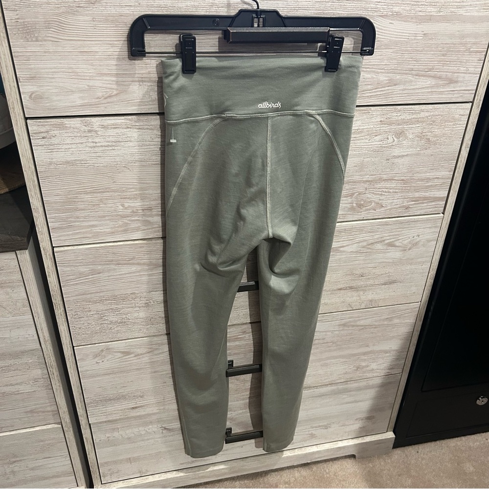 Allbirds Women's Natural Flow Legging In a Sage Green Color size XS - Picture 5 of 7